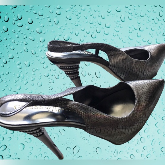 GUESS by Marciano 🌹Simply Gorgeous 🌹 - Picture 2 of 8